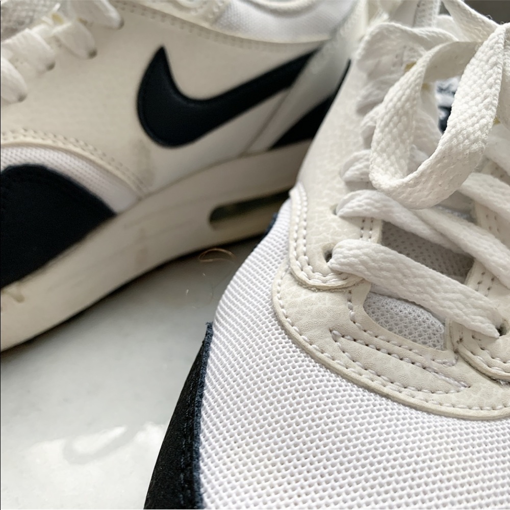 Nike air max essential